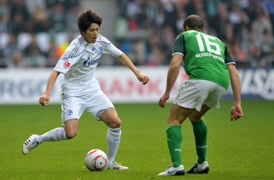 シャルケ アウェイでブレーメンと引き分ける