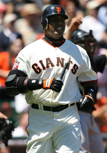 ボンズ 本塁打出ず記録達成は持ち越し