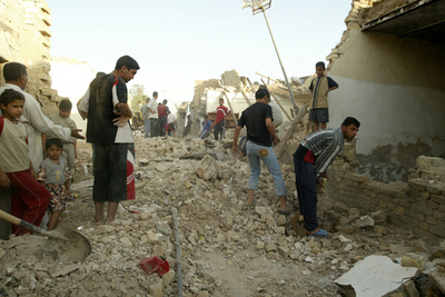 ガソリンスタンド付近で自動車爆弾が爆発、2人死亡 - イラク