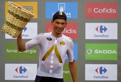 アクアブルー勢が初のステージ優勝、フルームが総合リードを維持 ブエルタ