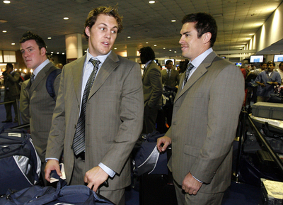 ワラビーズ フランスへ向け出発