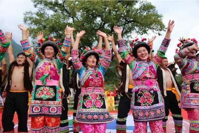 クルミ売りから「景色を売る」へ 中国・雲南の「雲の上の村」
