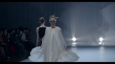 Chika Kisada: ballerina-turned-designer focuses physical expression in runway show