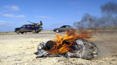 リビア反体制派、カダフィ氏次男による民主制移行案を拒否