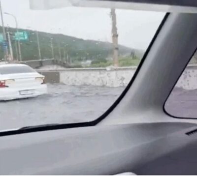 豪雨に見舞われたソウル…加陽大橋が水没、彫刻も流され