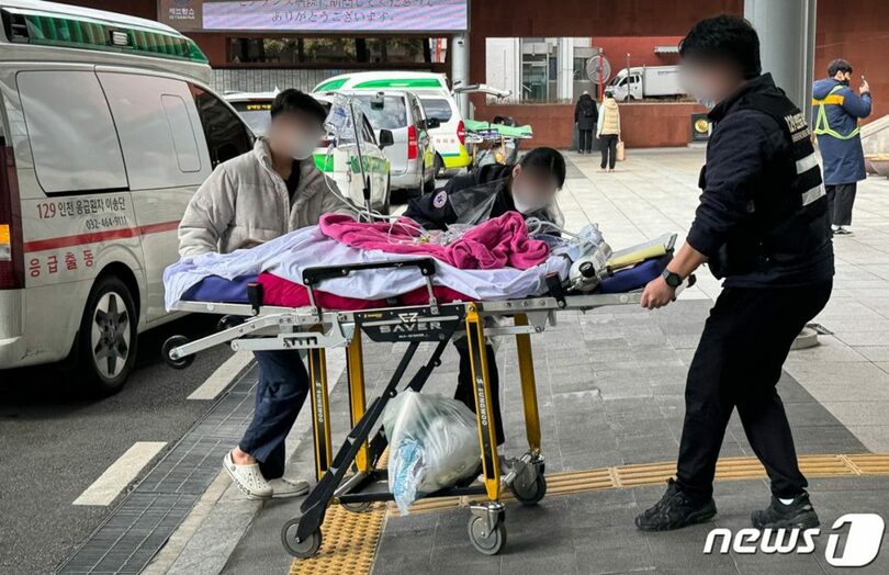 ソウル市内のある大型総合病院に患者が搬送されている(c)news1