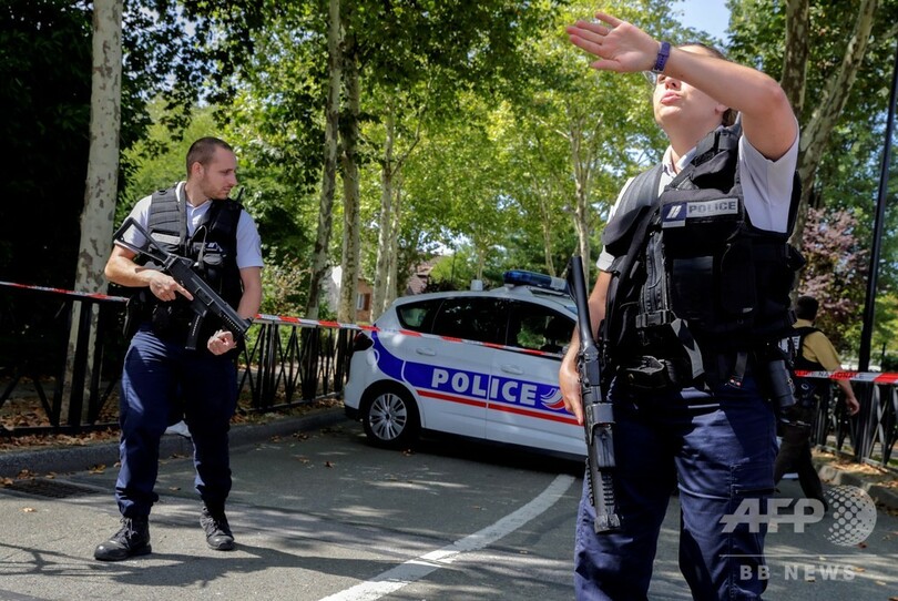 仏パリ近郊に刃物男 母親ら3人死傷 Isが犯行声明 写真3枚 国際ニュース Afpbb News