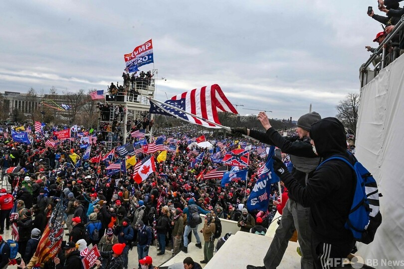 トランプ氏、議会突入の支持者に「家に帰る」よう呼び掛け
