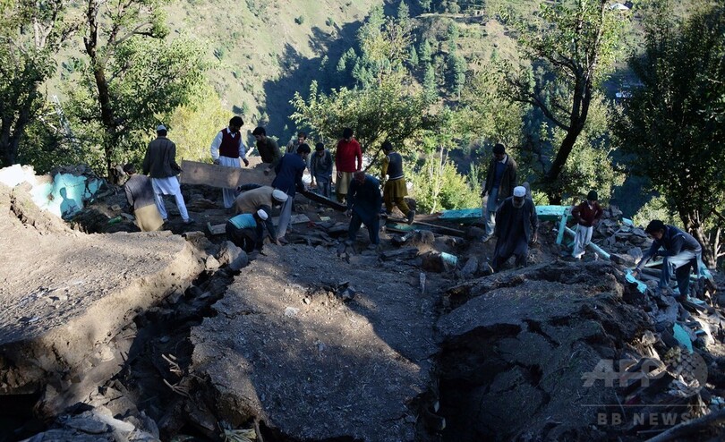 アフガン・パキスタン地震、死者360人超 被災者が支援訴え