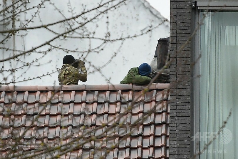 仏テロ捜査中に銃撃戦、容疑者1人射殺 警官4人負傷 ベルギー首都