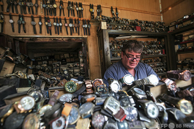 変わらず時を刻む誇り イラクの時計修理職人