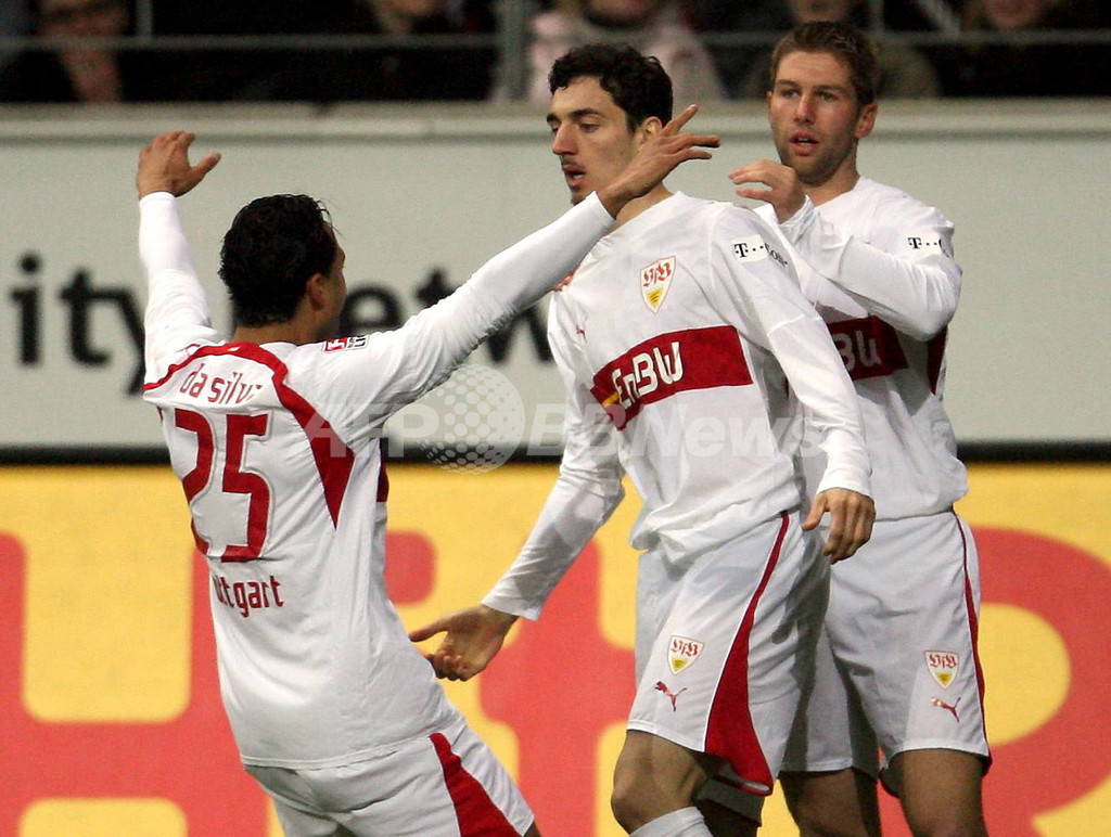 ＜サッカー ブンデスリーガ＞シュツットガルト フランクフルトに快勝し4連勝 ドイツ 写真3枚 国際ニュース：AFPBB News