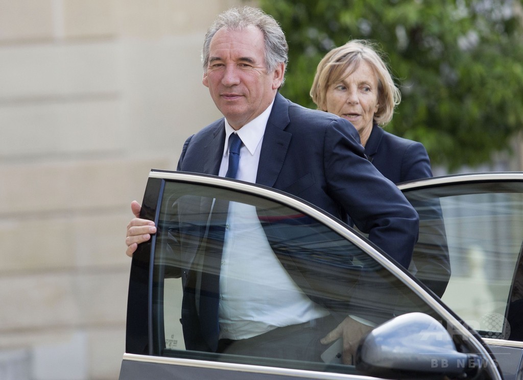 仏法相が辞任へ、マクロン大統領の側近 国防相に続き 仏法相が辞任へ、マクロン大統領の側近 国防相に続き