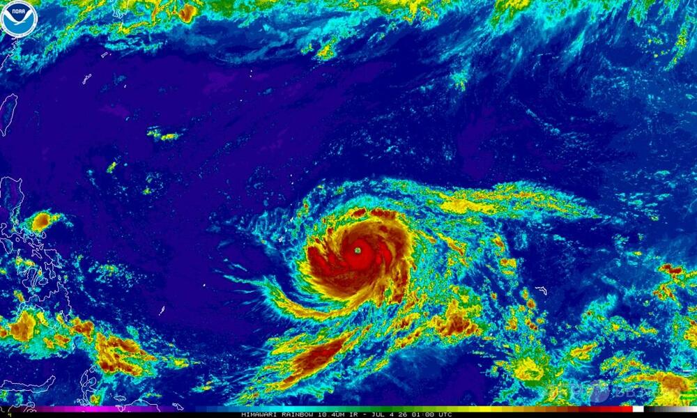 台風9号、猛烈な勢力でグアム接近 最大瞬間風速90m、カテゴリー5相当