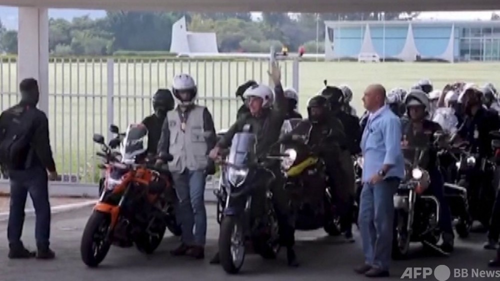 動画：先導はボルソナロ大統領、ブラジル首都で大規模バイク集会