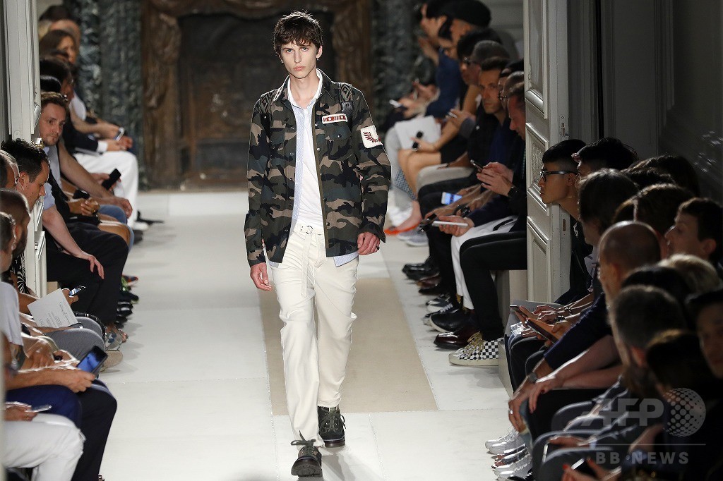 「ヴァレンティノ」17年春夏メンズ