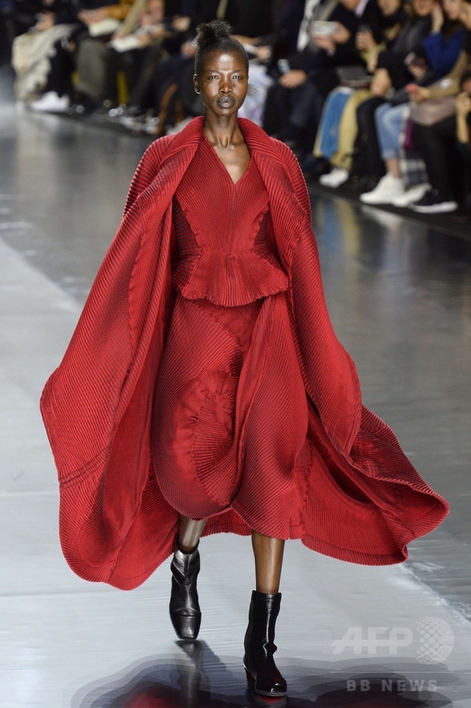 「イッセイ ミヤケ」16/17年秋冬