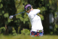 女子ゴルフ米国ツアー、ショップライト・クラシック（ShopRite LPGA Classic 2013）2日目。14番ホールでティーショットを打つ有村智恵（Chie Arimura、2013年6月1日撮影）。(c)AFP/Getty Images/Hunter Martin