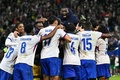 サッカー欧州選手権準々決勝、ポルトガル対フランス。勝利を喜ぶフランスの選手（2024年7月5日撮影）。(c)JAVIER SORIANO / AFP