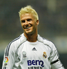 写真は、試合中に笑顔を見せるレアル・マドリードのデビッド・ベッカム（%%David Beckham%%）。(c)AFP/RAFA RIVAS