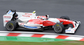 09F1第15戦日本GP（%%Japanese Grand Prix 2009%%）フリー走行1回目。16周を走行し19番手となるベストラップ1分43秒407を記録したトヨタ（%%Toyota%%）の小林可夢偉（%%Kamui Kobayashi%%）。（2009年10月2日撮影）(c)AFP/TOSHIFUMI KITAMURA