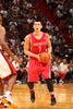 13-14NBA、マイアミ・ヒート（Miami Heat）対ヒューストン・ロケッツ（Houston Rockets）。ボールをキープするヒューストン・ロケッツのジェレミー・リン（Jeremy Lin、2014年3月16日撮影）。(c)AFP/Getty Images/NBAE/Issac Baldizon