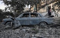イスラエル軍による爆撃で大破した車。パレスチナ自治区ガザ地区ラファで（2024年2月12日撮影）。(c)SAID KHATIB / AFP