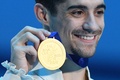 フィギュアスケート欧州選手権、男子シングル・フリースケーティング（FS）。優勝を飾り、金メダルを手にするハビエル・フェルナンデス（2019年1月26日撮影）。(c)Kirill KUDRYAVTSEV / AFP