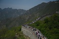 中国の「万里の長城」を訪れる人々（2023年5月1日撮影、資料写真）。(c)GREG BAKER / AFP