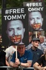 英ロンドンのトラファルガー広場近くに集結する極右団体元代表のトミー・ロビンソン氏の支持者ら（2018年6月9日撮影）。(c)AFP PHOTO / Daniel LEAL-OLIVAS