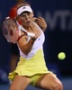 ドバイ・テニス選手権（Dubai Duty Free Tennis Championships 2013）は21日、女子シングルス準々決勝が行われ、大会第8シードのカロリーネ・ボズニアツキ（Caroline Wozniacki、デンマーク）は4-6、6-1、6-4でフランスのマリオン・バルトリ（Marion Bartoli）を下し準決勝に進出した。

リターンを狙うカロリーネ・ボズニアツキ（2013年2月21日撮影）。(c)AFP/MARWAN NAAMANI