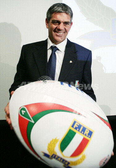 ラグビーイタリア代表 ニック・マレット新監督が就任後初の記者会見に