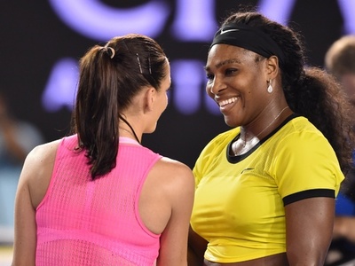 セレーナが全豪オープン決勝進出、ラドワンスカ寄せ付けず