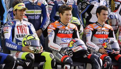 <07世界ロードレース選手権 第1戦>ライダー達が集合写真の撮影に臨む - カタール
