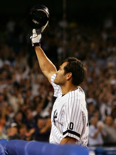 ヤンキース レッドソックスを降し連敗を2で止める