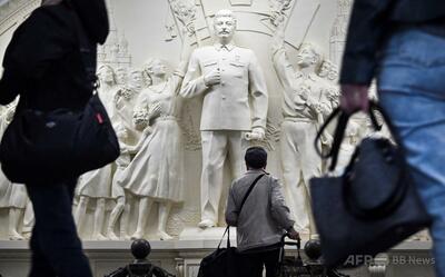 モスクワ地下鉄、スターリン描いた大型レリーフを再建