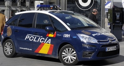 警察車両の写真をネットに投稿した女性に罰金、スペイン