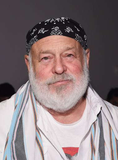 セクハラ疑惑 ファッション界にも 、「ヴォーグ」写真家を男性モデルが提訴