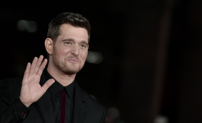 マイケル・ブーブレ、3歳長男のがん公表 活動休止へ