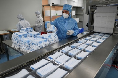 苦闘する中国の新規マスク製造会社、販売価格ピーク時の1/4に