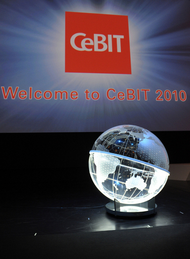 世界最大の情報技術見本市「CeBIT」開幕、ドイツ