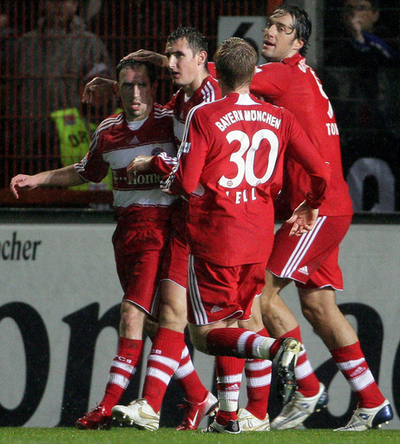 バイエルン アウェーでビーレフェルトを降し首位キープ