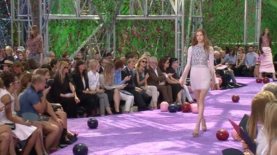 動画：ラフ・シモンズが語る「クリスチャン ディオール」15/16年秋冬オートクチュール