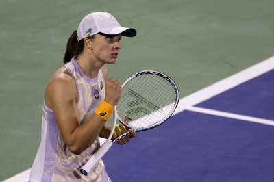 シフィオンテク、連覇へ完勝発進 BNPパリバOP