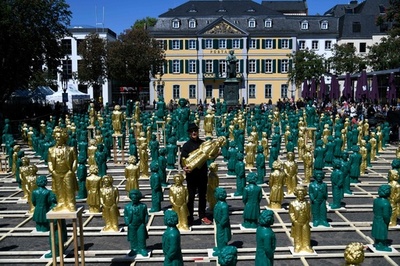 ベートーベン700体、生誕250年祝い展示 独