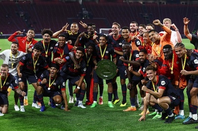 PSVがオランダ・スーパー杯優勝 アヤックスとの打ち合い制す