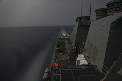 米加艦艇、台湾海峡を航行