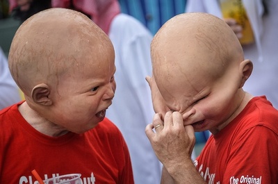 観客の芸も高レベル？7人制ラグビーの国際大会、香港セブンズ