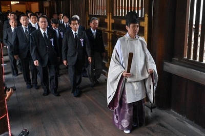 「終戦の日」 国会議員らが靖国神社参拝