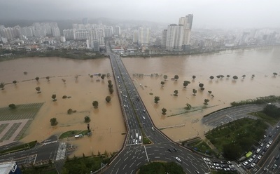 台風10号、韓国に上陸 九州で1人死亡、4人安否不明